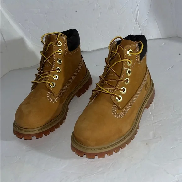 Timberland boots kid size 9, like new - Picture 2 of 12